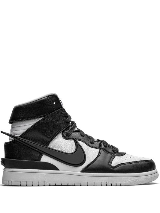Nike Dunk – The Courtside